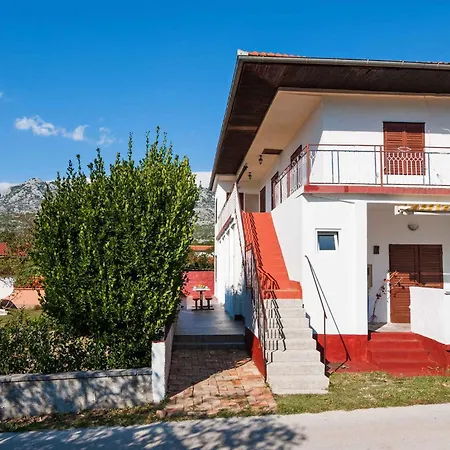 - Paklenica Riviera 35389 Seline