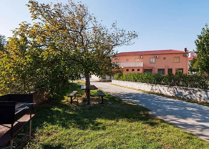 - Paklenica Riviera 35389 Seline